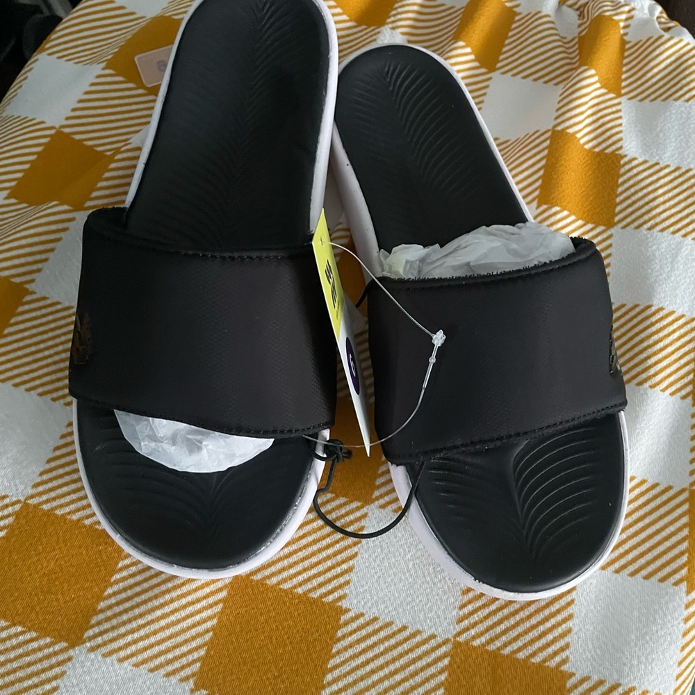 All in Motion Women summer sandal, Slide size 6, color Black Brand New
